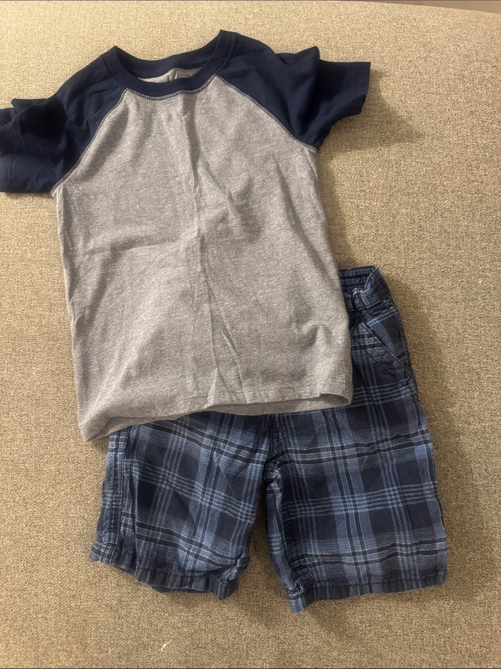 5/$15- Cat & Jack Boys Navy and Gray Raglan Tee with Blue Plaid Shorts